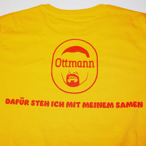 Gelbes T-Shirt mit rotem Schriftzug und Logo